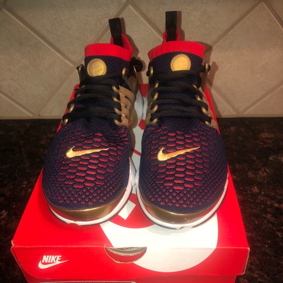 - Nike Air Presto Olympic size 9
